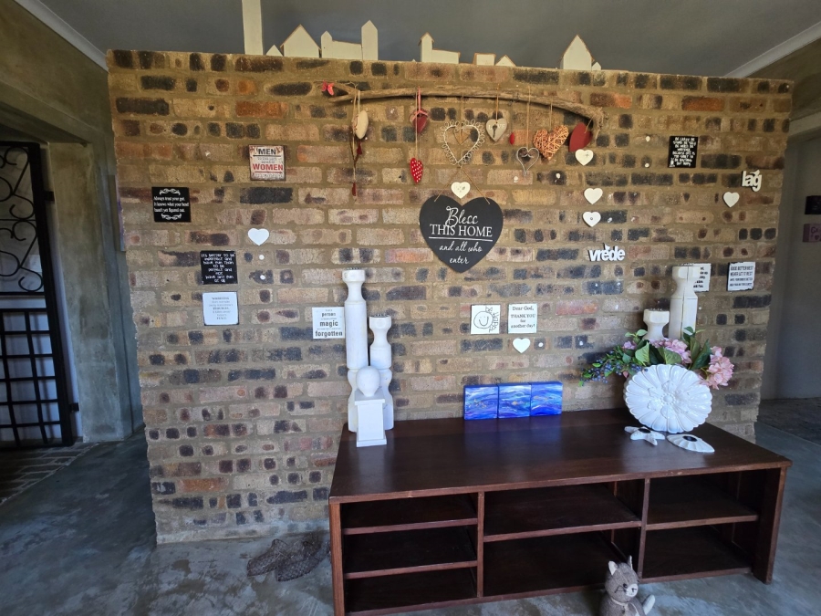 4 Bedroom Property for Sale in Viljoenskroon Rural Free State